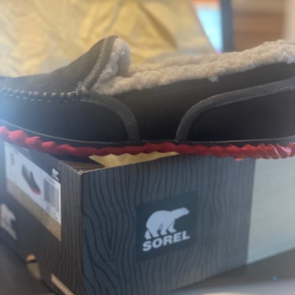 black/ sail red